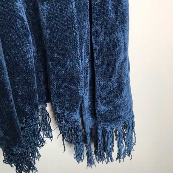 Blue Crushed Velvet Fringe Scarf - Picture 2 of 4